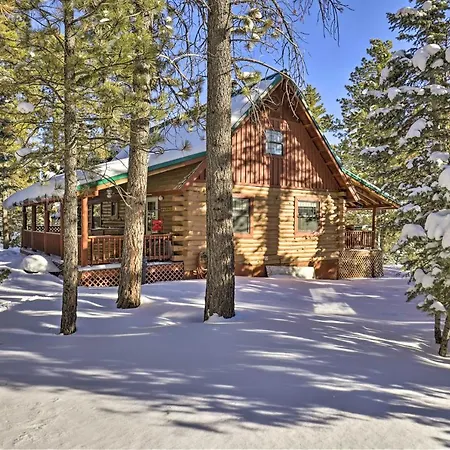 Rustic Duck Creek Village Cabin With Fire Pit!